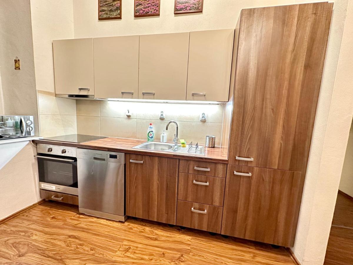 Home Away Main Square Apartment Poprad Exterior foto